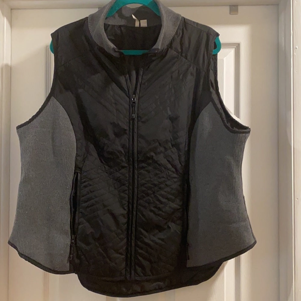 Cato Black & Gray Zip Up Vest Size 22/24